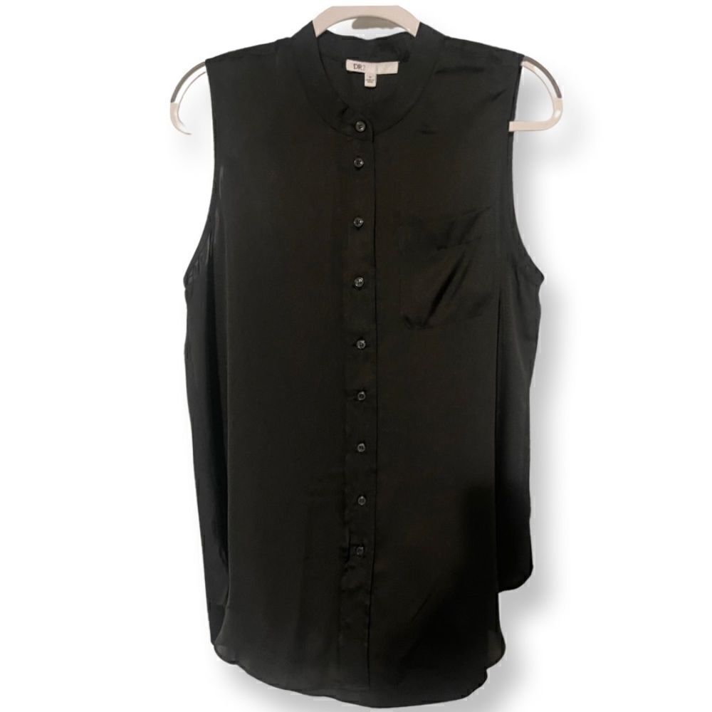 DR2 Women’s sleeveless button down satin shirt Size: Medium Color: Black
